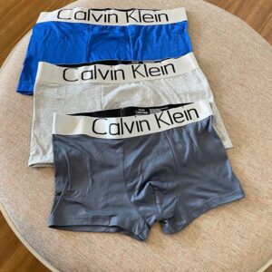 Cuecas novas para o noivo.